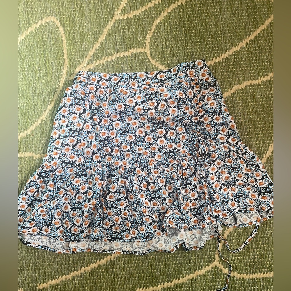 Floral mini skirt